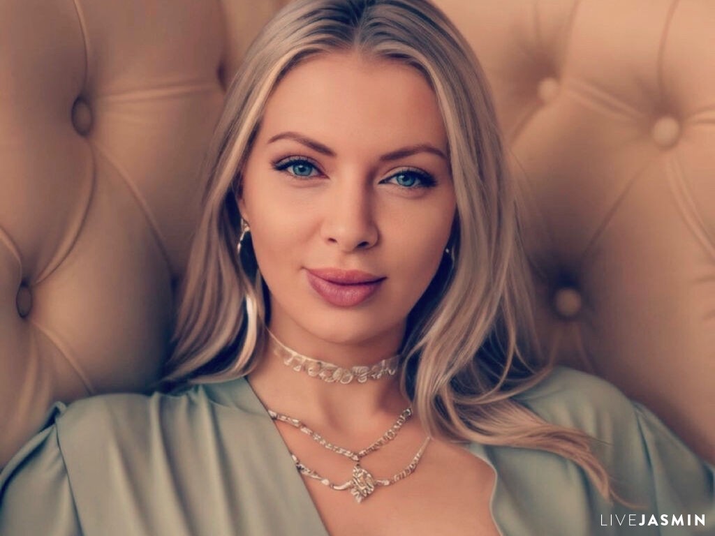 Nude sex cam model NatalieRain