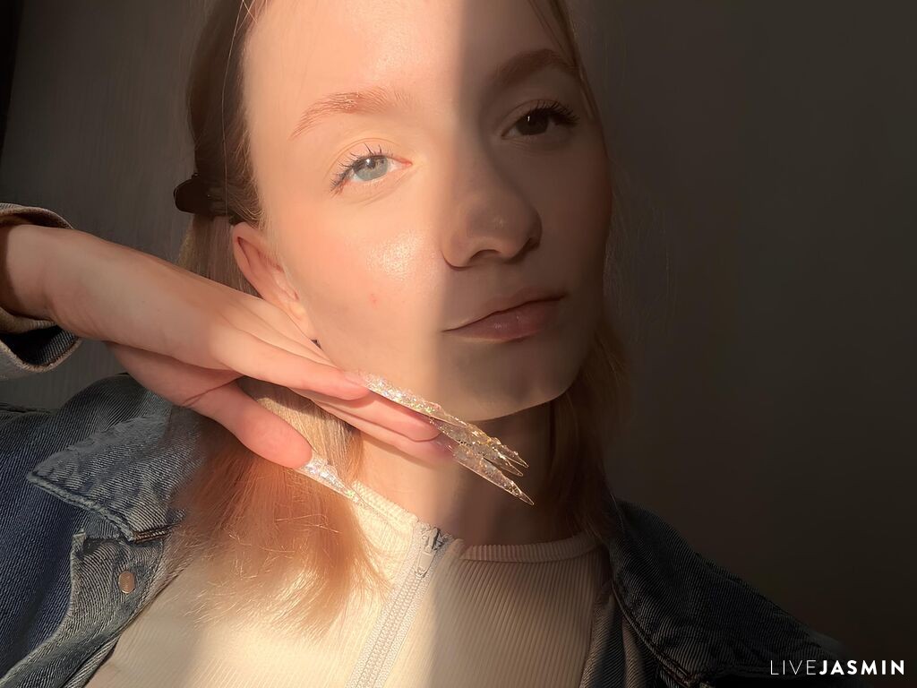Nude sex cam model NereidaLaforrest