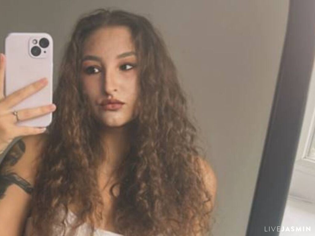 Nude sex cam model NicholMikrot