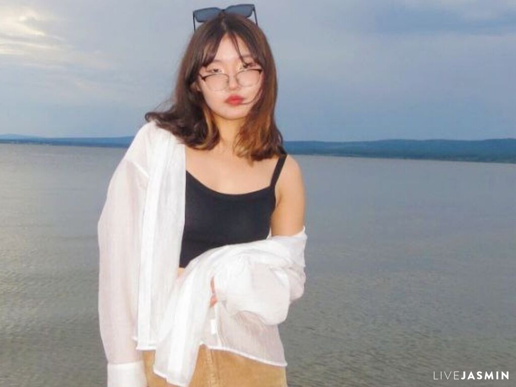 Nude sex cam model NobukoCheeks