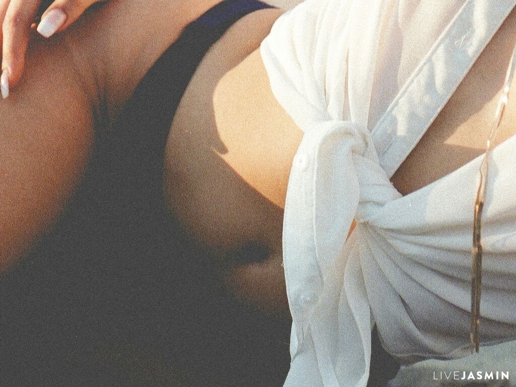 Nude live sex cam model RadiantFrost - XXX Chat