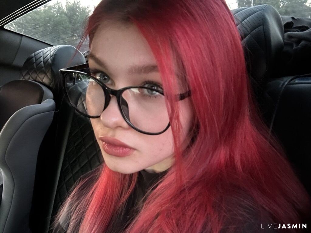 Nude webcam model RinaHale - Private XXX Chat