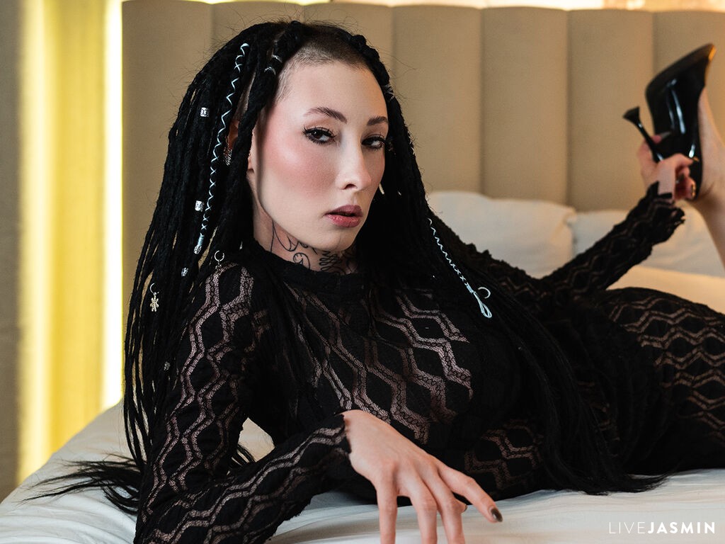 Nude sex cam model RoxyUrban