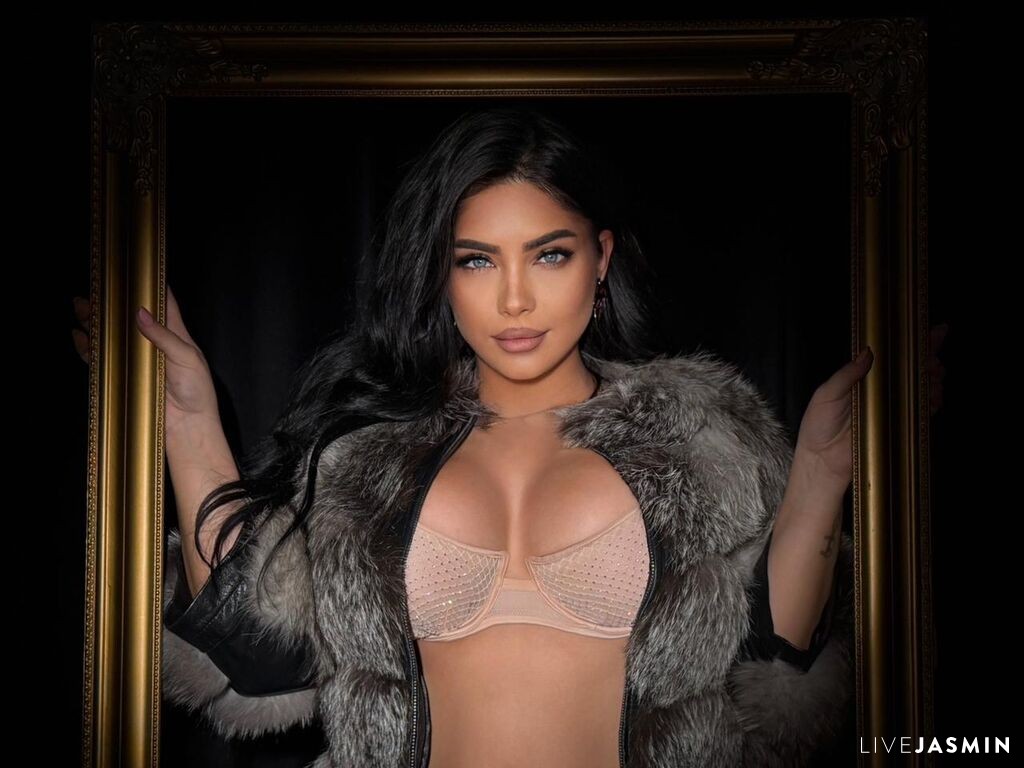 Nude sex cam model Ryva