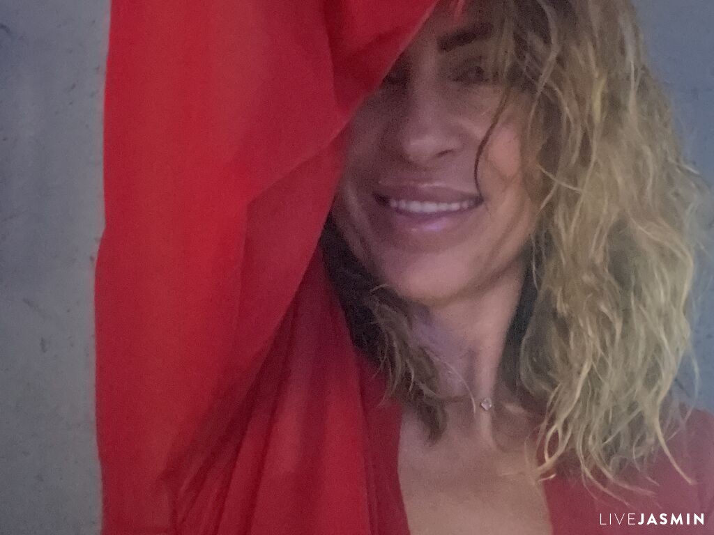 Nude sex cam model SandraQuinsy