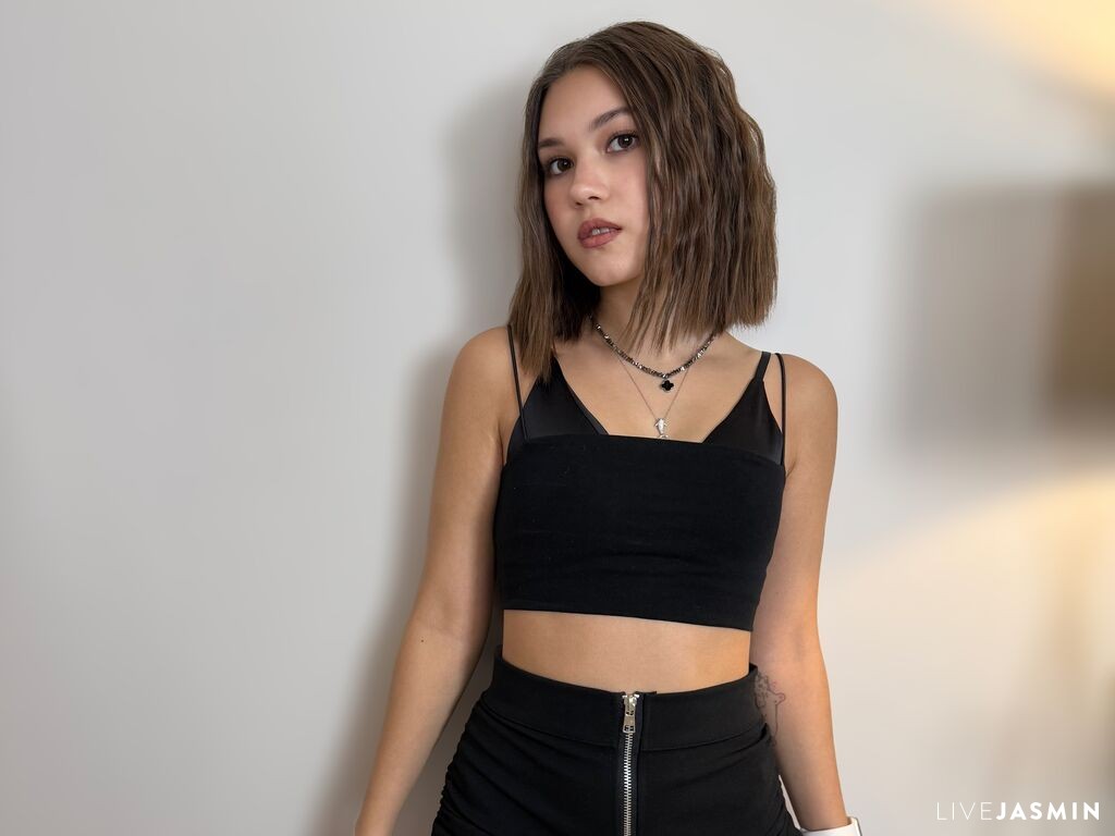 Nude sex cam model SiaLar