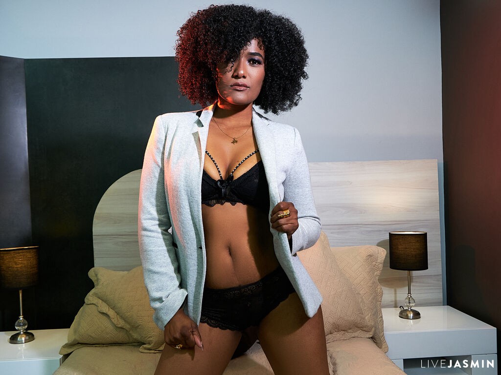 Nude sex cam model TyraWoods