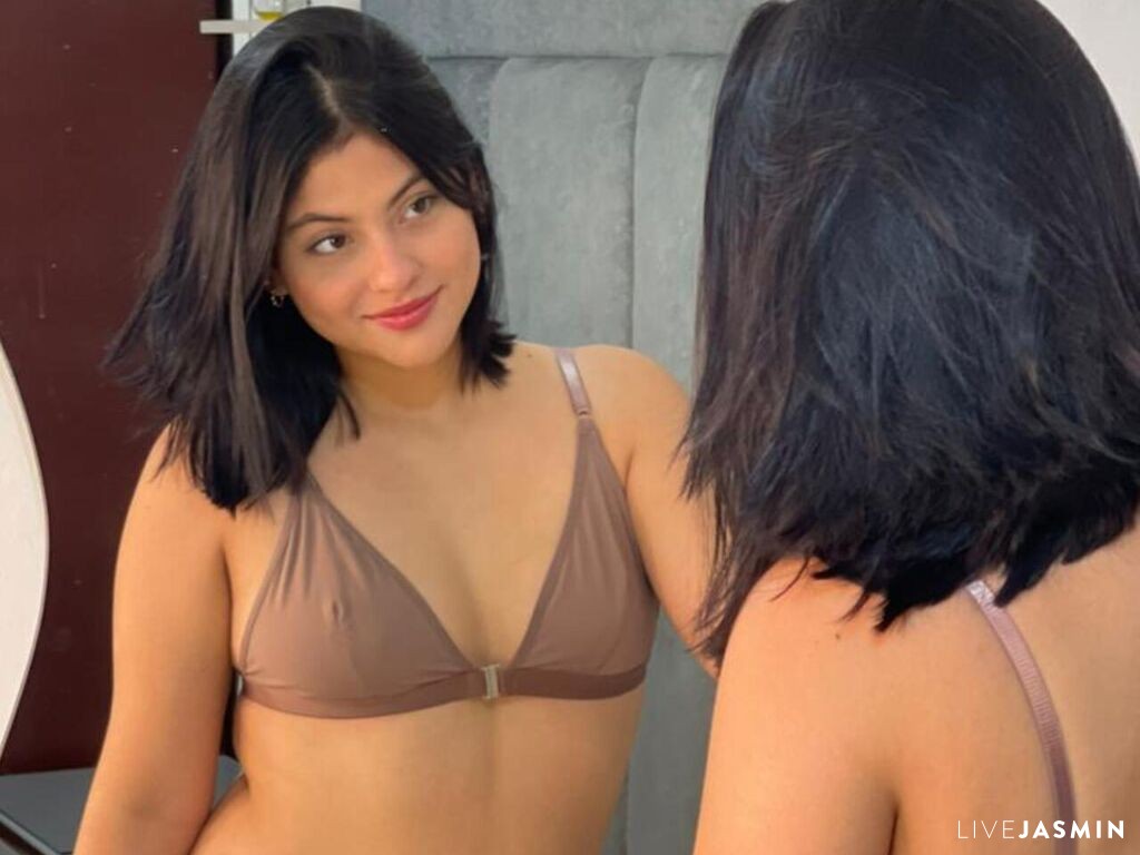 Nude sex cam model ValeriaSecret